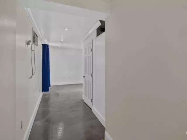 3-bedroom home for sale in Hollywood - 2427 Harding Street - MondialRealty