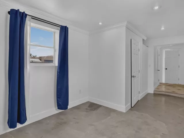 3-bedroom home for sale in Hollywood - 2427 Harding Street - MondialRealty