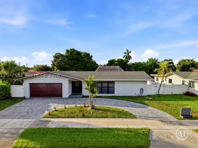4-bedroom home for rent in Boca Raton -  - MondialRealty
