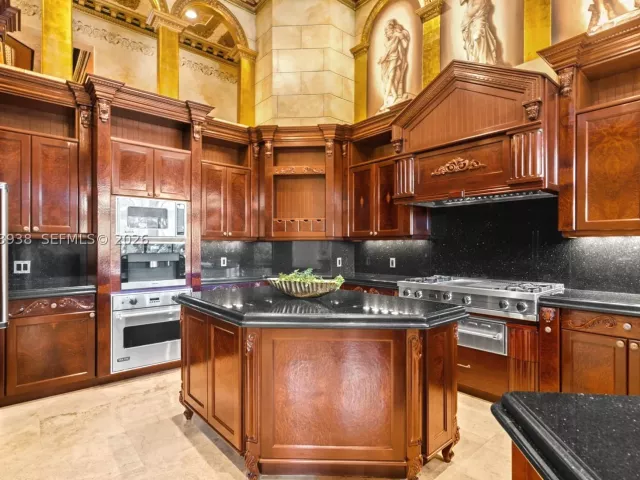 4-bedroom home for sale in Homestead - 29482 SW 193rd Ct - MondialRealty