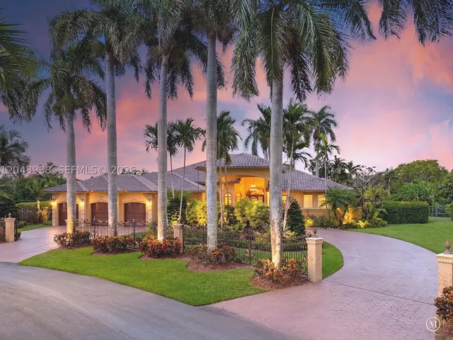 4-bedroom home for sale in Homestead - 29482 SW 193rd Ct - MondialRealty