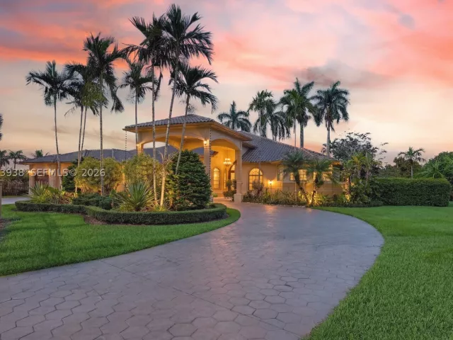 4-bedroom home for sale in Homestead - 29482 SW 193rd Ct - MondialRealty