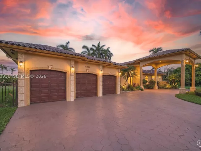 4-bedroom home for sale in Homestead - 29482 SW 193rd Ct - MondialRealty