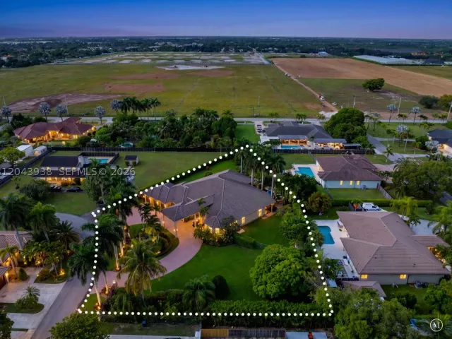 4-bedroom home for sale in Homestead - 29482 SW 193rd Ct - MondialRealty