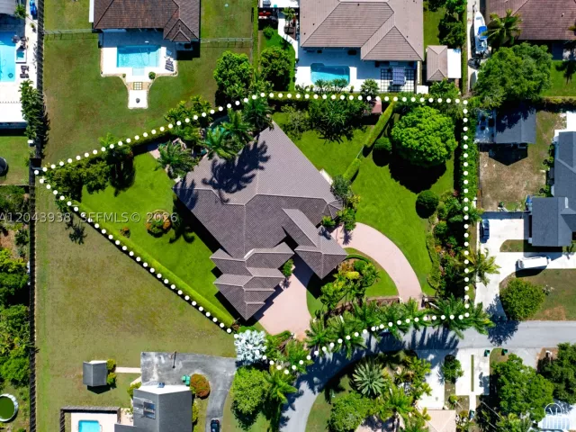 4-bedroom home for sale in Homestead - 29482 SW 193rd Ct - MondialRealty