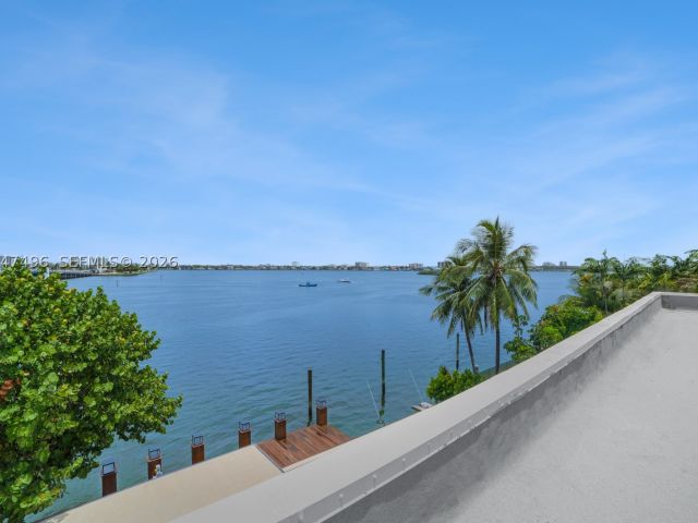 7-bedroom home for sale in Bay Harbor Islands - 9720 W Broadview Dr - MondialRealty