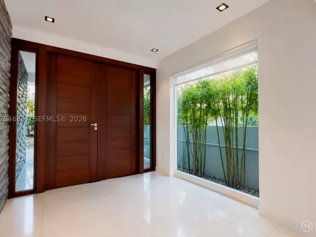 4-bedroom home for rent in Miami Beach - 260 S Coconut Ln - MondialRealty