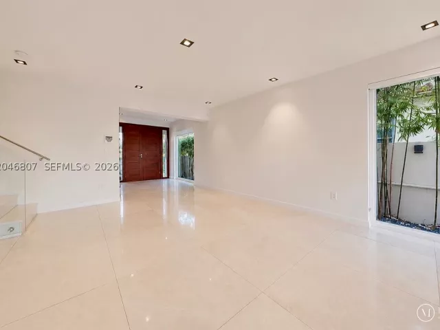 4-bedroom home for rent in Miami Beach - 260 S Coconut Ln - MondialRealty