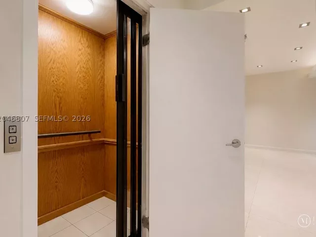 4-bedroom home for rent in Miami Beach - 260 S Coconut Ln - MondialRealty