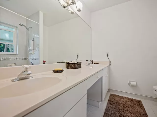 3-bedroom home for sale in Miami - 18061 SW 152nd Ct - MondialRealty