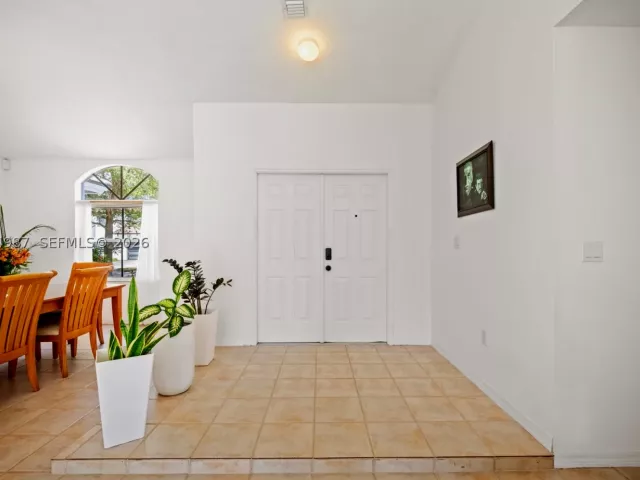 3-bedroom home for sale in Miami - 18061 SW 152nd Ct - MondialRealty