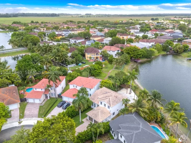 4-bedroom home for sale in Miami - 16335 SW 81 St - MondialRealty