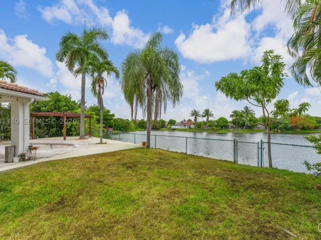 4-bedroom home for sale in Miami - 16335 SW 81 St - MondialRealty