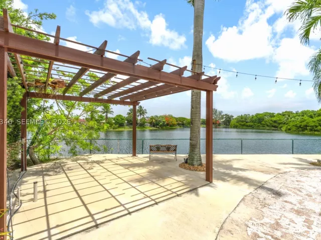 4-bedroom home for sale in Miami - 16335 SW 81 St - MondialRealty