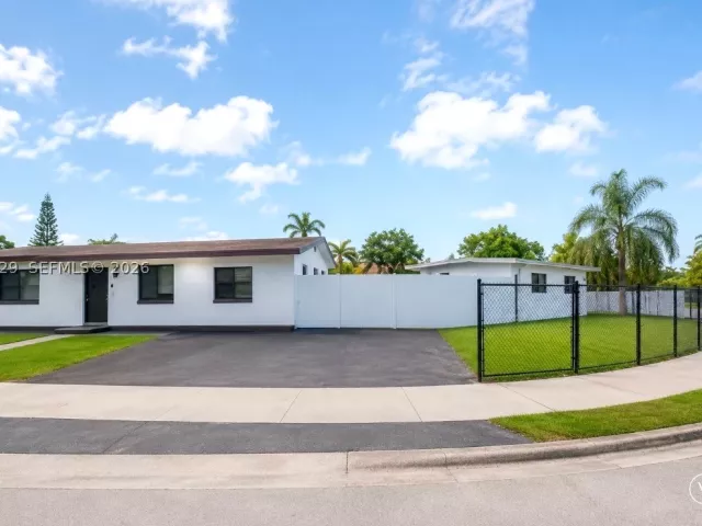 4-bedroom home for sale in Miami - 10955 SW 223rd St - MondialRealty