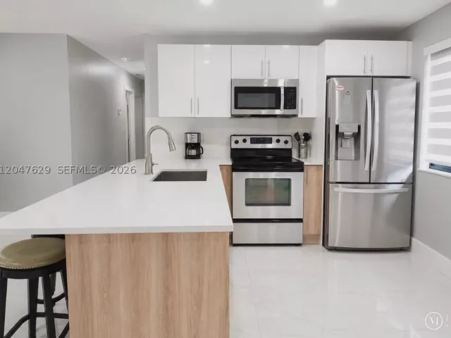4-bedroom home for sale in Miami - 10955 SW 223rd St - MondialRealty