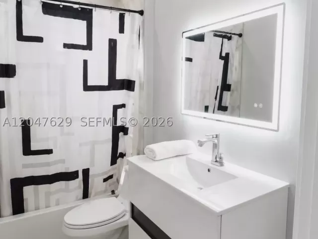 4-bedroom home for sale in Miami - 10955 SW 223rd St - MondialRealty