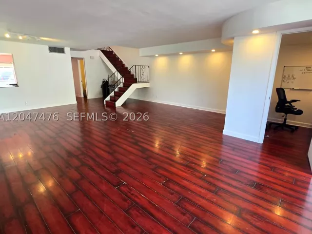 3-bedroom home for rent in Hallandale Beach - 926 NE 27th Ave 926 - MondialRealty