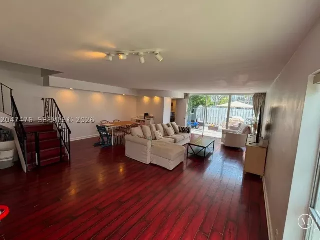 3-bedroom home for rent in Hallandale Beach - 926 NE 27th Ave 926 - MondialRealty