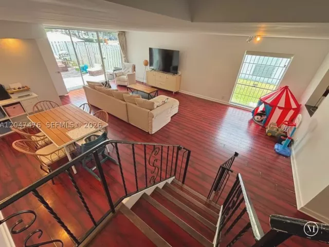 3-bedroom home for rent in Hallandale Beach - 926 NE 27th Ave 926 - MondialRealty