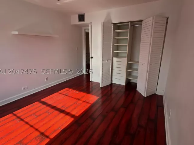 3-bedroom home for rent in Hallandale Beach - 926 NE 27th Ave 926 - MondialRealty