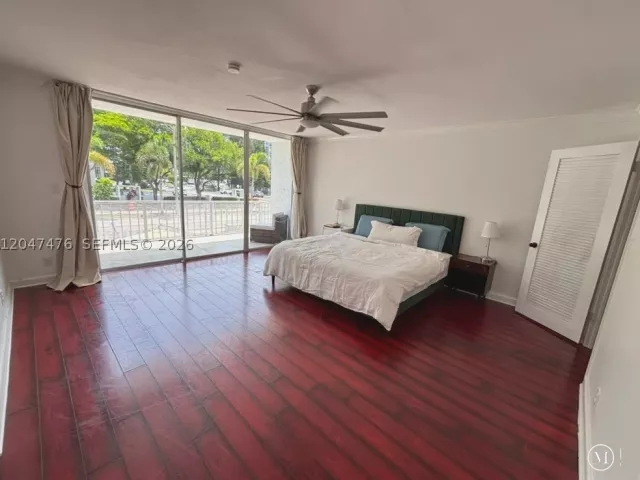 3-bedroom home for rent in Hallandale Beach - 926 NE 27th Ave 926 - MondialRealty