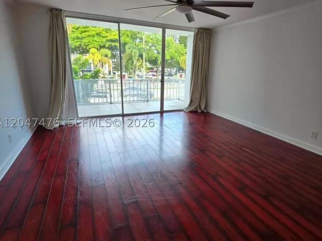 3-bedroom home for rent in Hallandale Beach - 926 NE 27th Ave 926 - MondialRealty