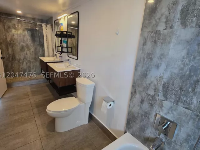 3-bedroom home for rent in Hallandale Beach - 926 NE 27th Ave 926 - MondialRealty