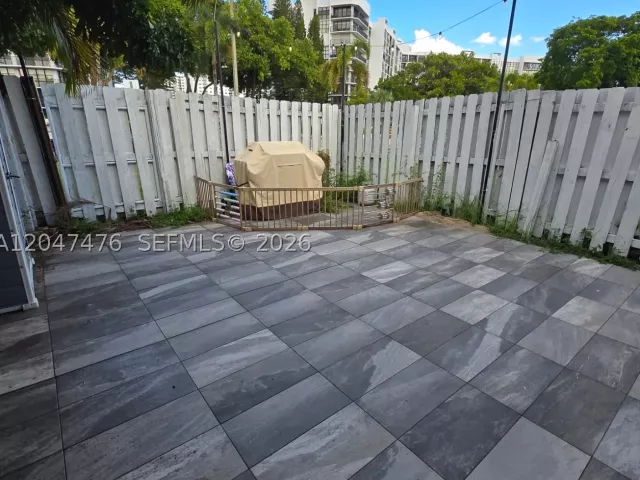 3-bedroom home for rent in Hallandale Beach - 926 NE 27th Ave 926 - MondialRealty