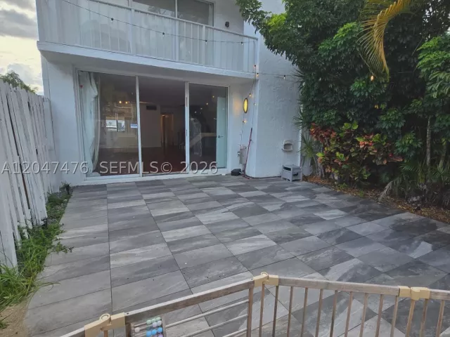3-bedroom home for rent in Hallandale Beach - 926 NE 27th Ave 926 - MondialRealty
