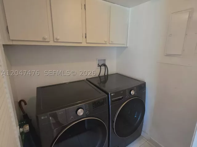 3-bedroom home for rent in Hallandale Beach - 926 NE 27th Ave 926 - MondialRealty