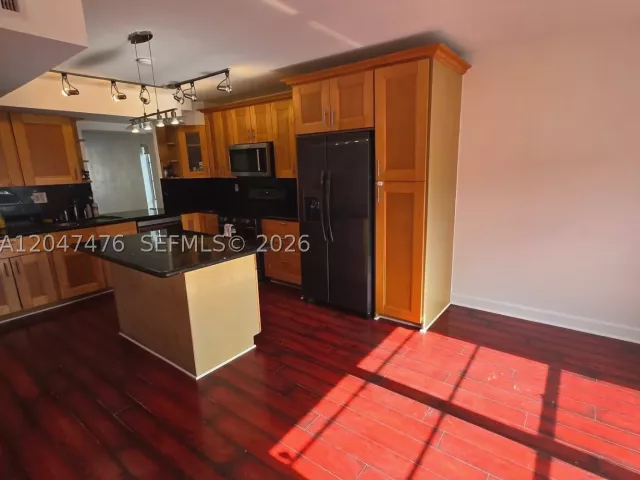 3-bedroom home for rent in Hallandale Beach - 926 NE 27th Ave 926 - MondialRealty