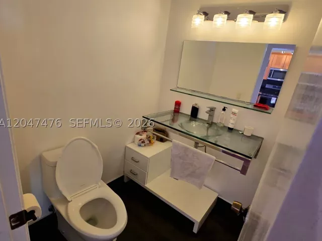 3-bedroom home for rent in Hallandale Beach - 926 NE 27th Ave 926 - MondialRealty