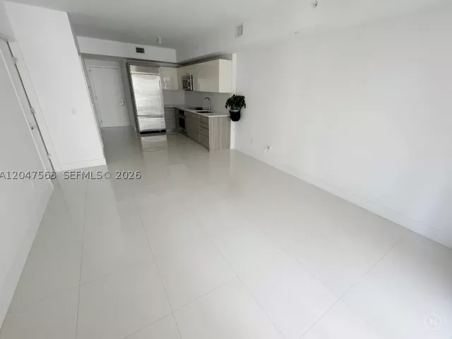 1-bedroom condo for sale in Miami - 1300 Brickell Bay Dr 1110 - MondialRealty