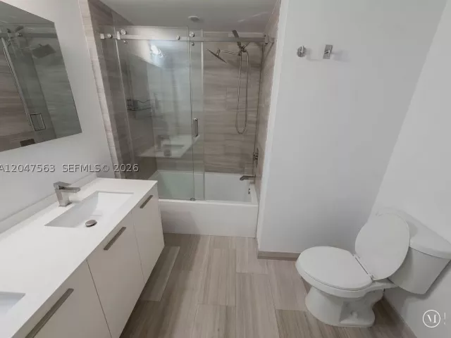 1-bedroom condo for sale in Miami - 1300 Brickell Bay Dr 1110 - MondialRealty