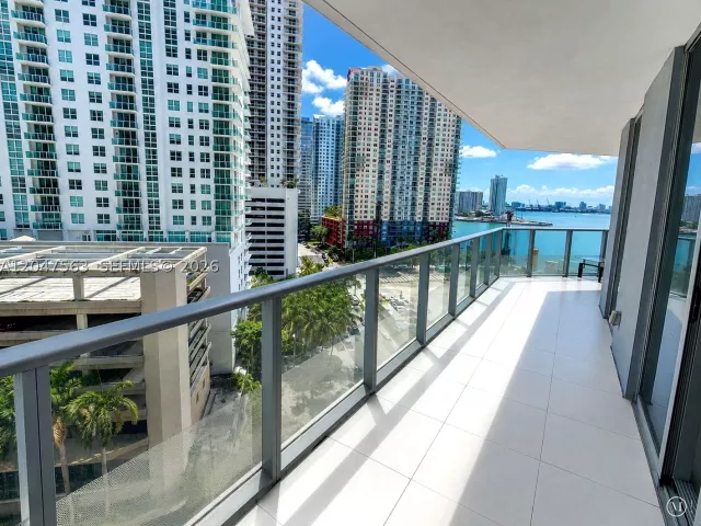 1-bedroom condo for sale in Miami - 1300 Brickell Bay Dr 1110 - MondialRealty