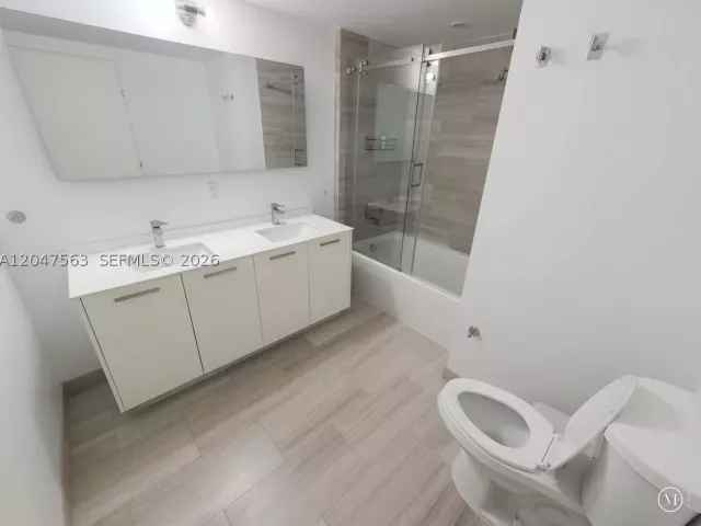 1-bedroom condo for sale in Miami - 1300 Brickell Bay Dr 1110 - MondialRealty