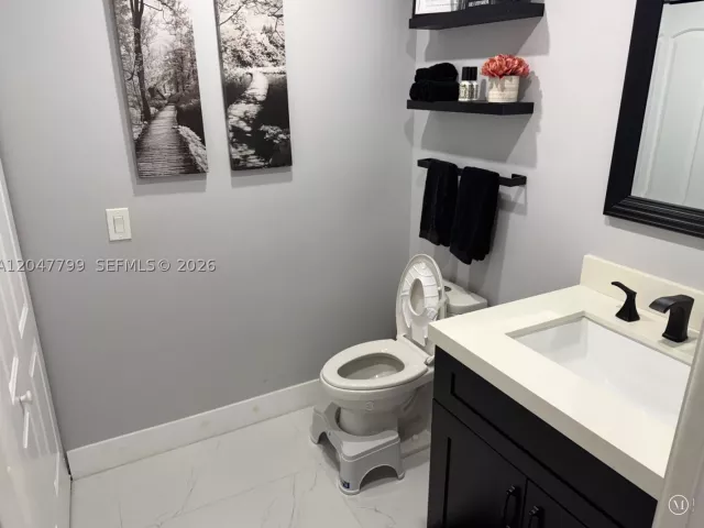 3-bedroom home for sale in Miami - 10171 SW 137th Ct - MondialRealty