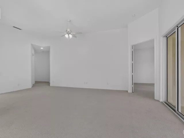 4-bedroom home for sale in West Palm Beach - 2625 Kittbuck Way - MondialRealty