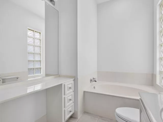 4-bedroom home for sale in West Palm Beach - 2625 Kittbuck Way - MondialRealty