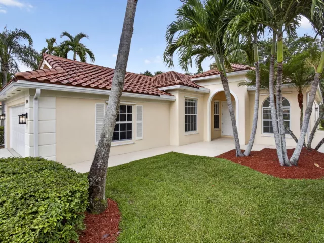 4-bedroom home for sale in West Palm Beach - 2625 Kittbuck Way - MondialRealty
