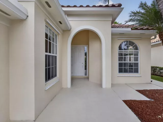4-bedroom home for sale in West Palm Beach - 2625 Kittbuck Way - MondialRealty