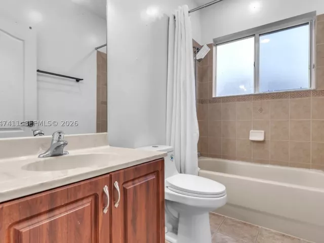 4-bedroom home for sale in Homestead - 1922 SE 22nd Ct - MondialRealty