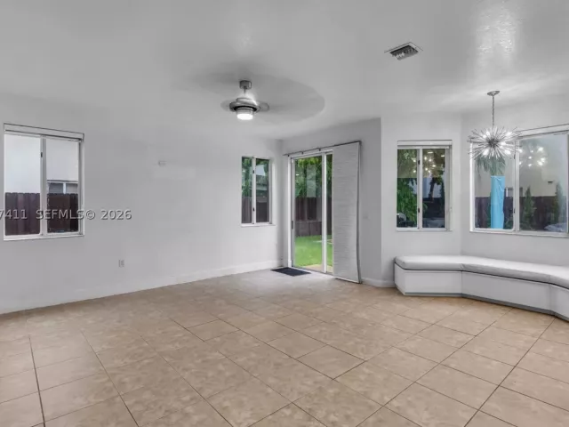 4-bedroom home for sale in Homestead - 1922 SE 22nd Ct - MondialRealty