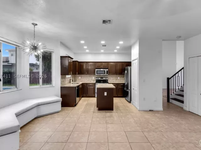4-bedroom home for sale in Homestead - 1922 SE 22nd Ct - MondialRealty
