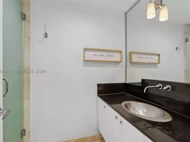 2-bedroom home for sale in Miami Beach - 204 Washington Ave 13 - MondialRealty