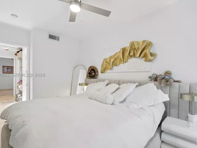 2-bedroom home for sale in Miami Beach - 204 Washington Ave 13 - MondialRealty