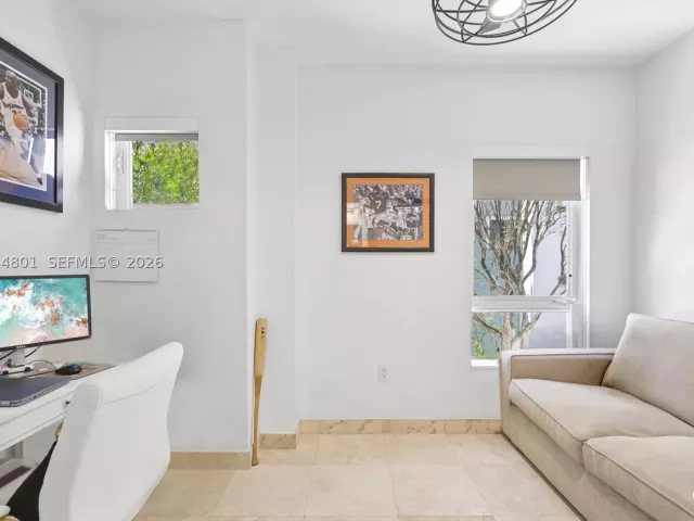 2-bedroom home for sale in Miami Beach - 204 Washington Ave 13 - MondialRealty