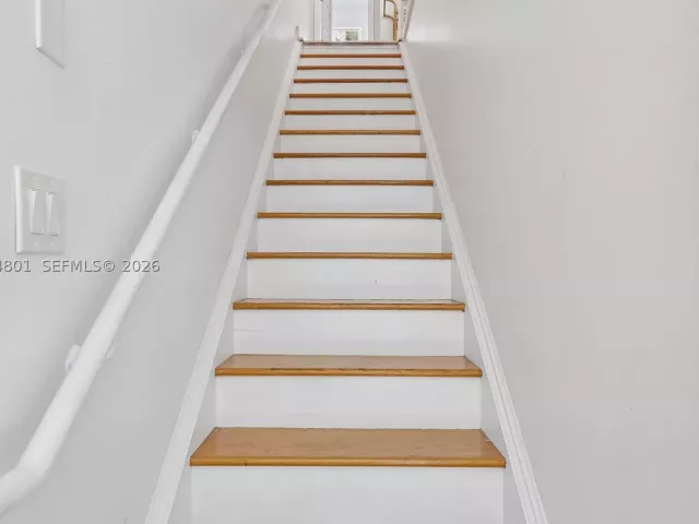 2-bedroom home for sale in Miami Beach - 204 Washington Ave 13 - MondialRealty
