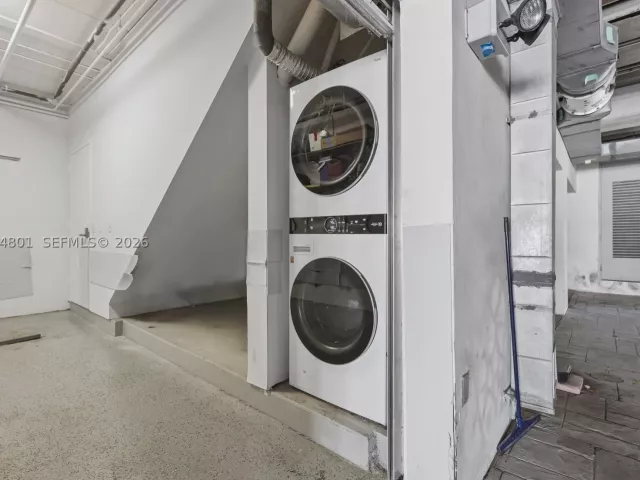 2-bedroom home for sale in Miami Beach - 204 Washington Ave 13 - MondialRealty